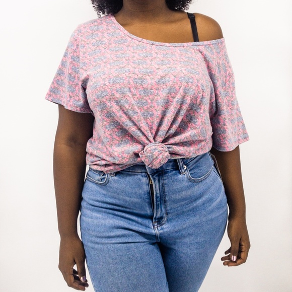 LuLaRoe Tops - Lularoe : Printed Classic Tee 3X NWT